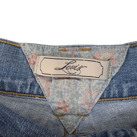 Levi's San Francisco high rise  Denim Shorts Red Tab Size 8 - Picture 7 of 16